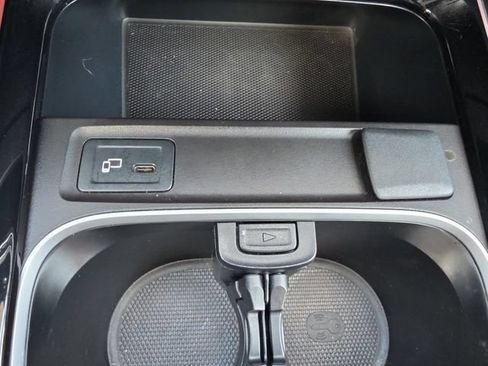 Used 2023 Mercedes-Benz GLB 250 4MATIC image 6