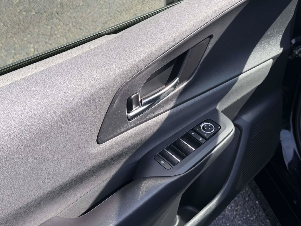 Certified 2023 Toyota Prius XLE FWD image 18