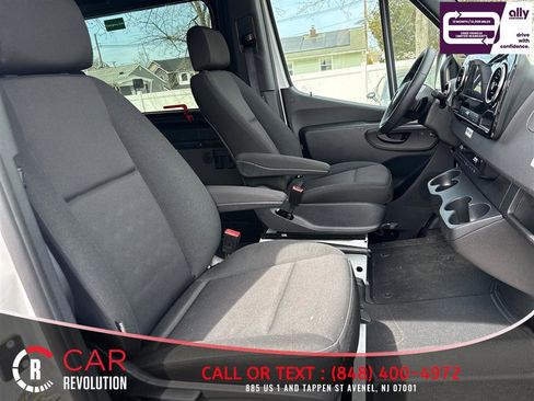 Used 2025 Mercedes-Benz Sprinter 2500 image 10