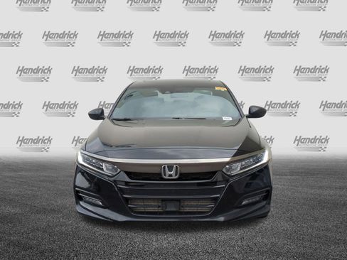 Used 2018 Honda Accord Sport image 3
