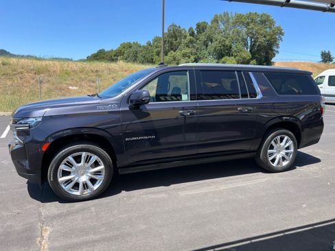 Used 2022 Chevrolet Suburban High Country w/ Max Trailering Package AWD/4WD image 7
