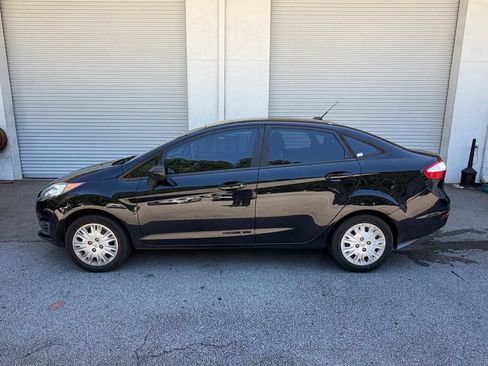 Used 2018 Ford Fiesta S FWD image 3