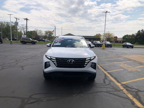 Certified 2023 Hyundai Tucson SEL AWD/4WD image 4