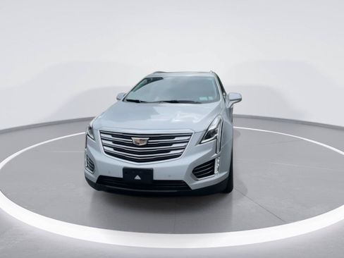 Used 2017 Cadillac XT5 Luxury w/ Driver Awareness Package AWD/4WD image 3