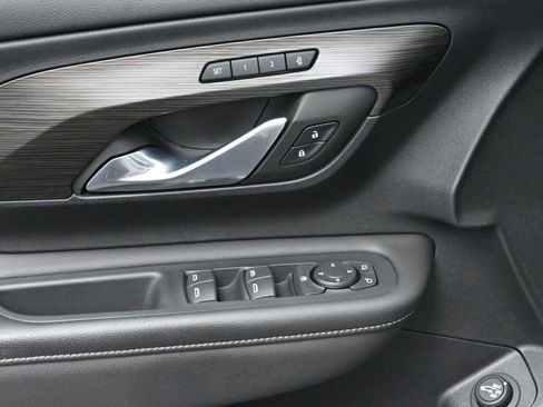 Used 2023 GMC Terrain SLT w/ Elevation Edition image 12