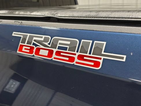 Used 2021 Chevrolet Silverado 1500 LT Trail Boss w/ Convenience Package II AWD/4WD image 6
