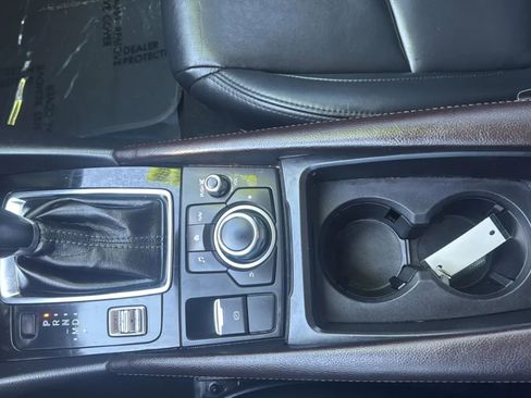 Used 2017 MAZDA MAZDA3 Touring w/ Popular Equipment Package FWD image 11