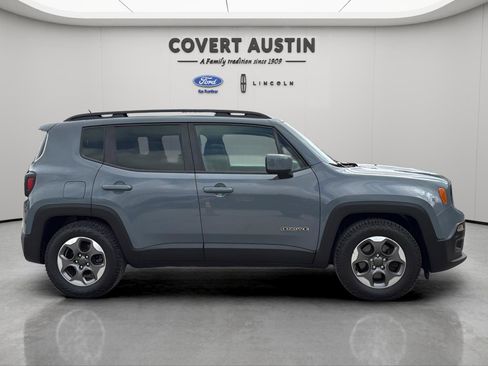 Used 2017 Jeep Renegade Latitude image 6