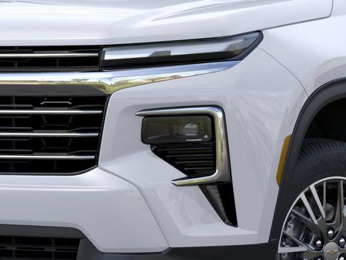 New 2026 Chevrolet Traverse LT w/ Driver Confidence Package AWD/4WD image 10