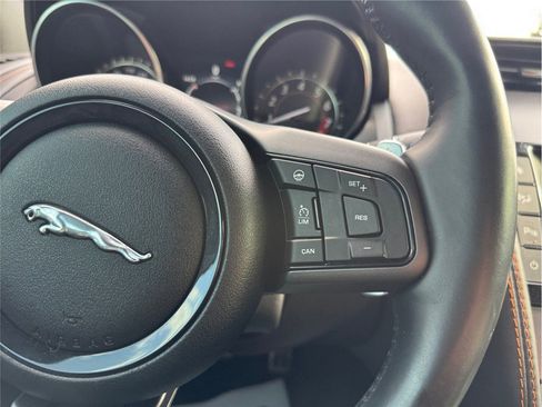 Used 2017 Jaguar F-TYPE R AWD/4WD image 28