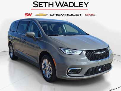 Used 2023 Chrysler Pacifica Touring-L