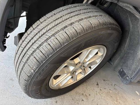 Used 2020 Jeep Grand Cherokee Laredo RWD image 26