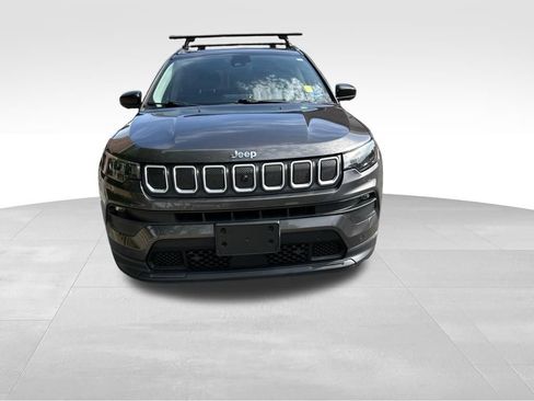 Used 2022 Jeep Compass Latitude w/ Sun and Sound Group AWD/4WD image 9