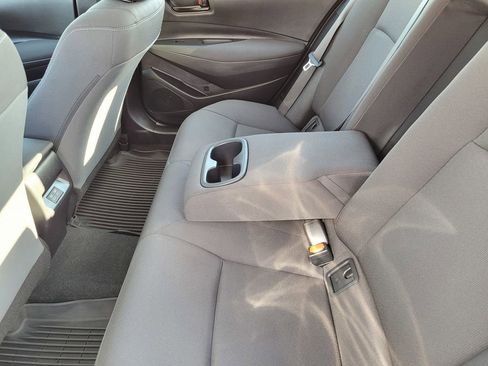 Used 2025 Toyota Corolla LE image 6