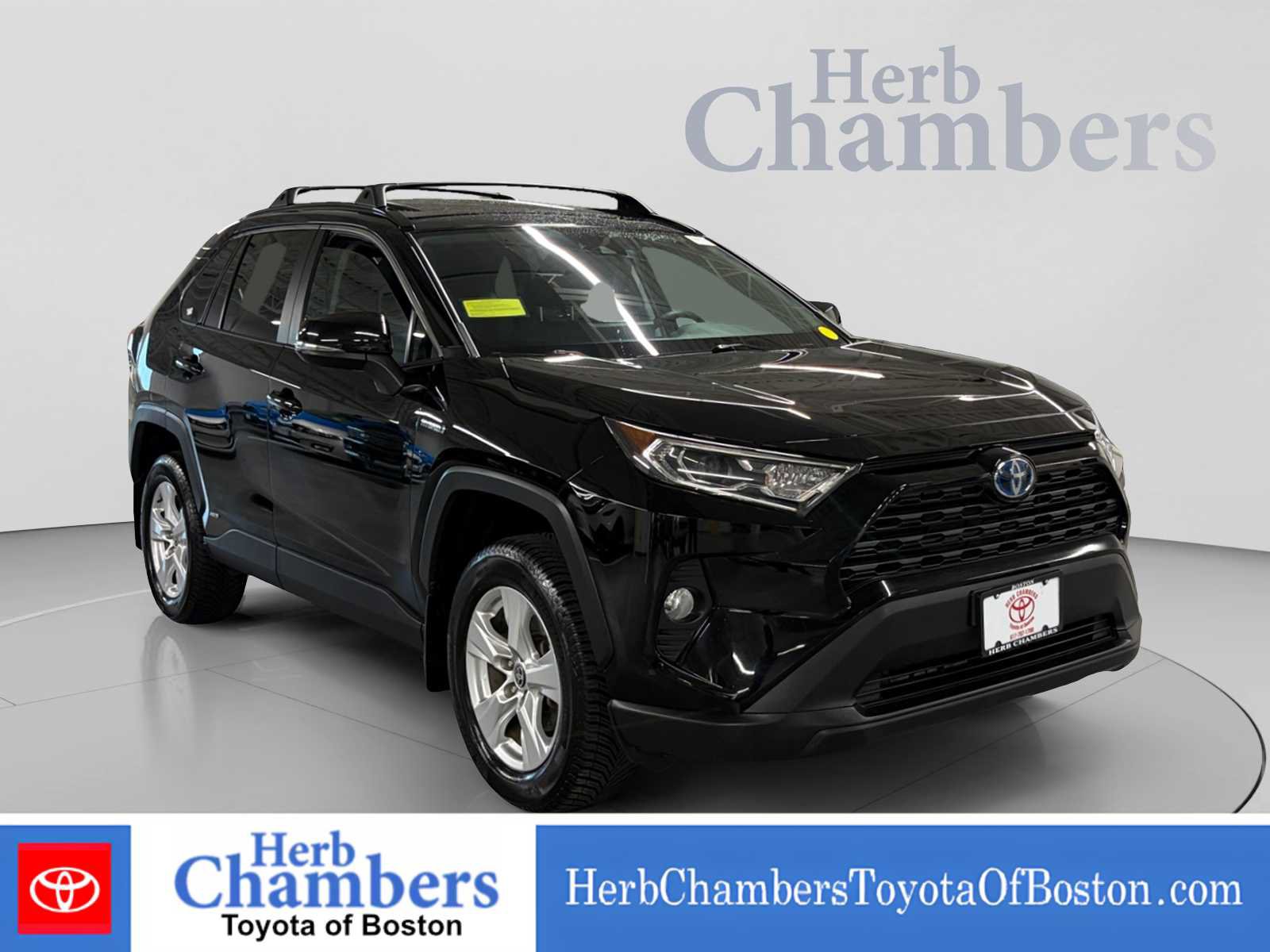 Used 2021 Toyota RAV4 XLE w/ Convenience Package AWD/4WD image 1