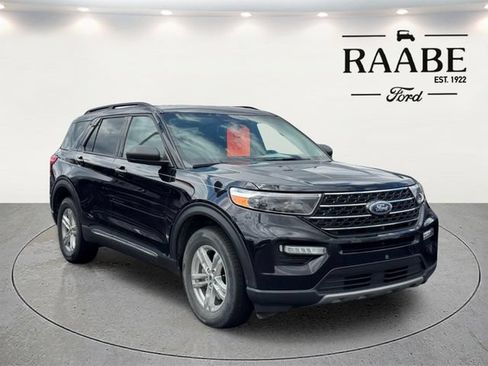 Used 2023 Ford Explorer XLT w/ Equipment Group 202A AWD/4WD image 4