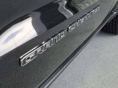 Used 2018 Jeep Grand Cherokee Laredo RWD image 5