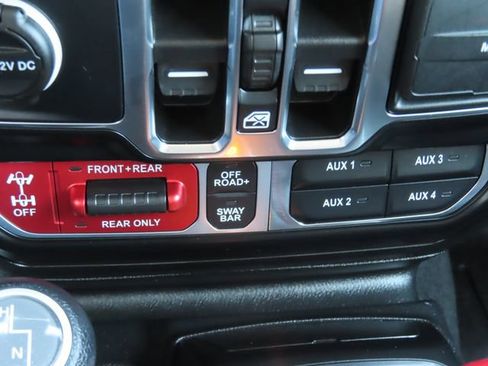 Used 2021 Jeep Wrangler Unlimited Rubicon AWD/4WD image 37