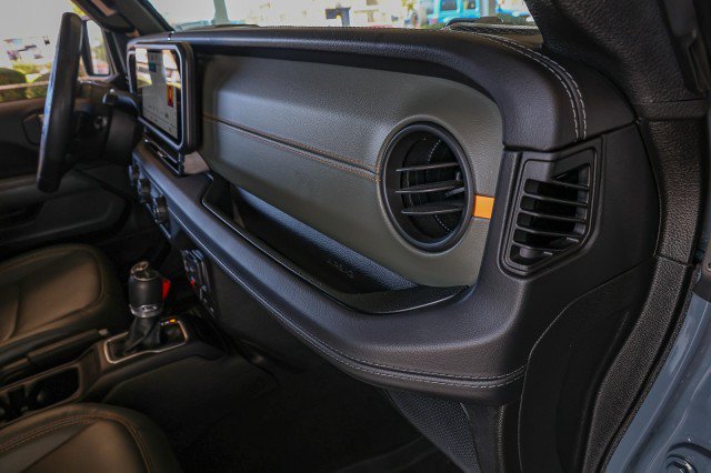 Used 2024 Jeep Gladiator Mojave w/ Steel Bumper Group AWD/4WD image 34