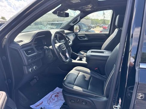 Used 2024 GMC Yukon SLT w/ SLT Luxury Package AWD/4WD image 5