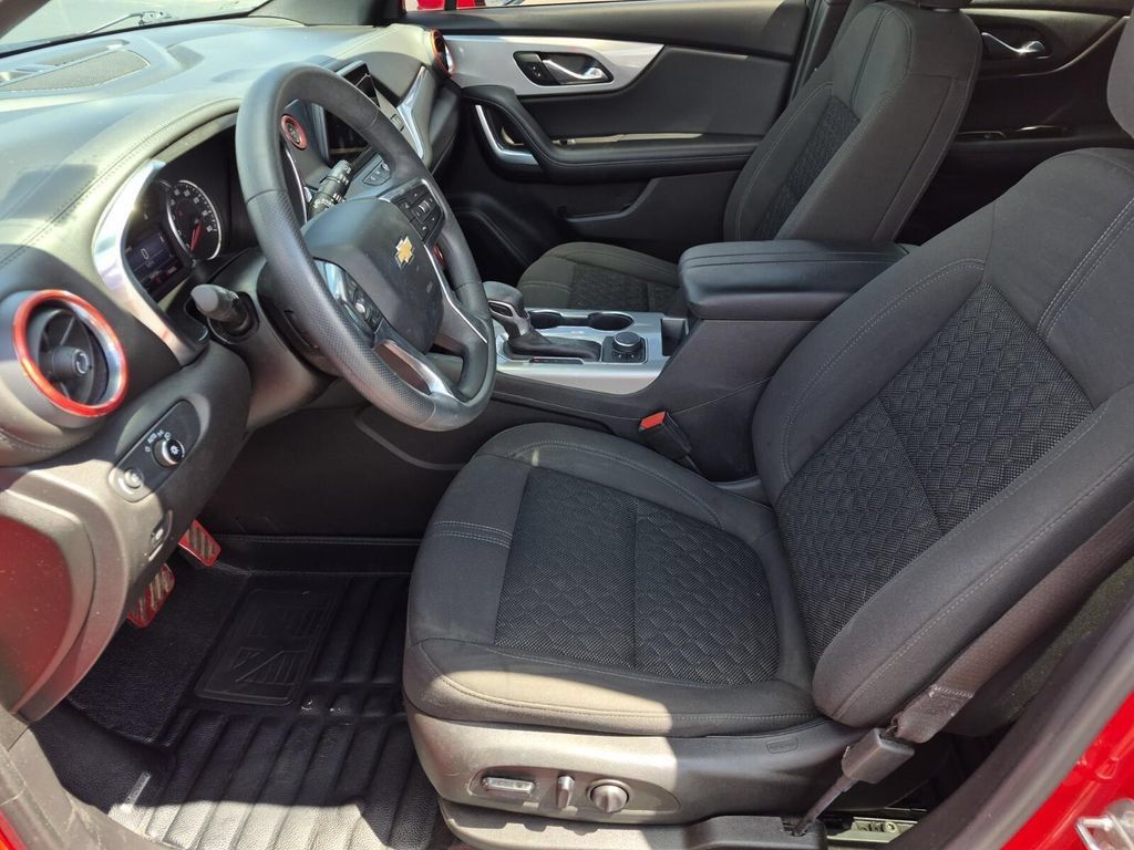 Used 2021 Chevrolet Blazer LT FWD image 30