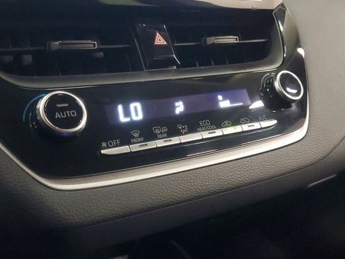 Used 2021 Toyota Corolla LE image 30