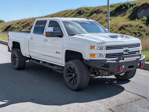 Used 2018 Chevrolet Silverado 3500 LTZ AWD/4WD image 8