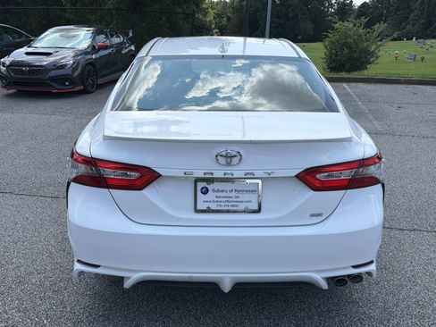 Used 2019 Toyota Camry SE FWD image 6