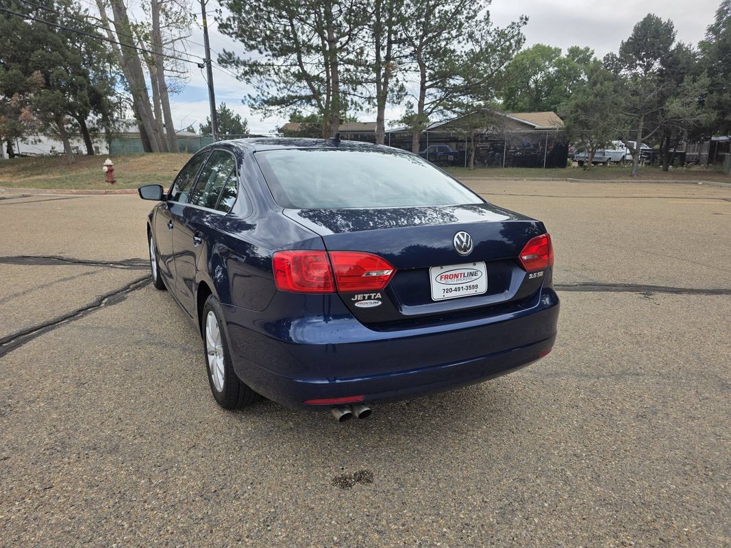 Used 2013 Volkswagen Jetta SE FWD image 4