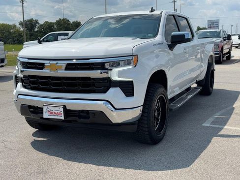 Used 2023 Chevrolet Silverado 1500 LT AWD/4WD image 8