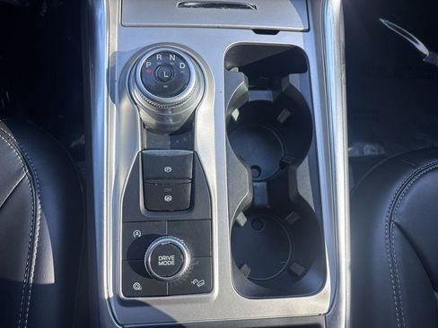 Used 2023 Ford Explorer XLT w/ Equipment Group 202A image 30