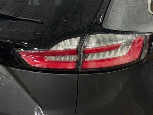 Used 2022 Ford Edge SEL w/ Convenience Package image 7