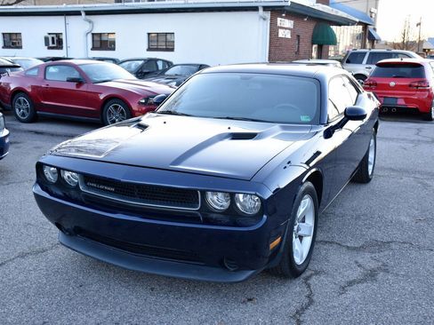 Used 2013 Dodge Challenger SXT w/ Sound Group image 3