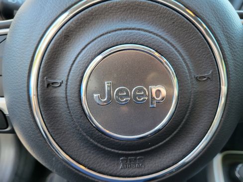 Used 2018 Jeep Compass Latitude w/ Cold Weather Group AWD/4WD image 25