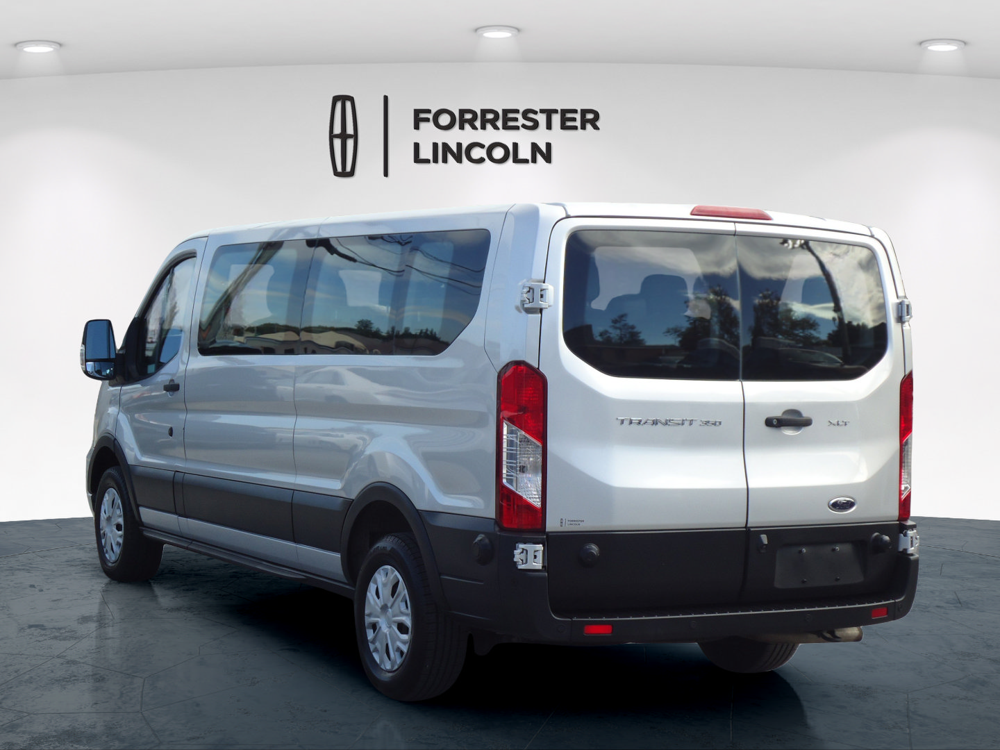 Used 2024 Ford Transit 350 XLT RWD image 5