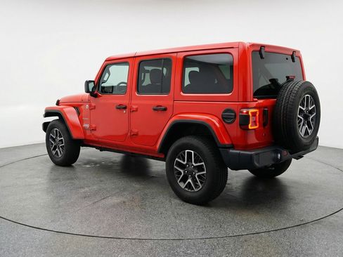 Used 2025 Jeep Wrangler Sahara image 6