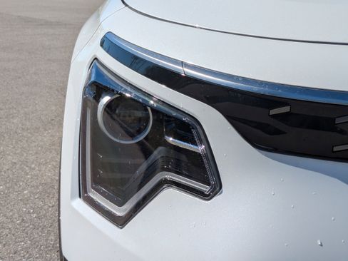 Certified 2025 Kia Niro Wind image 10