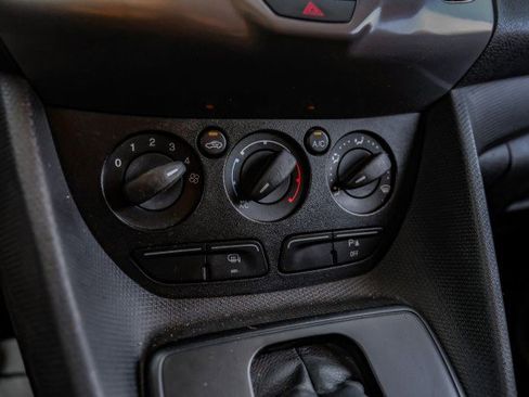 Used 2018 Ford Transit Connect XLT image 16