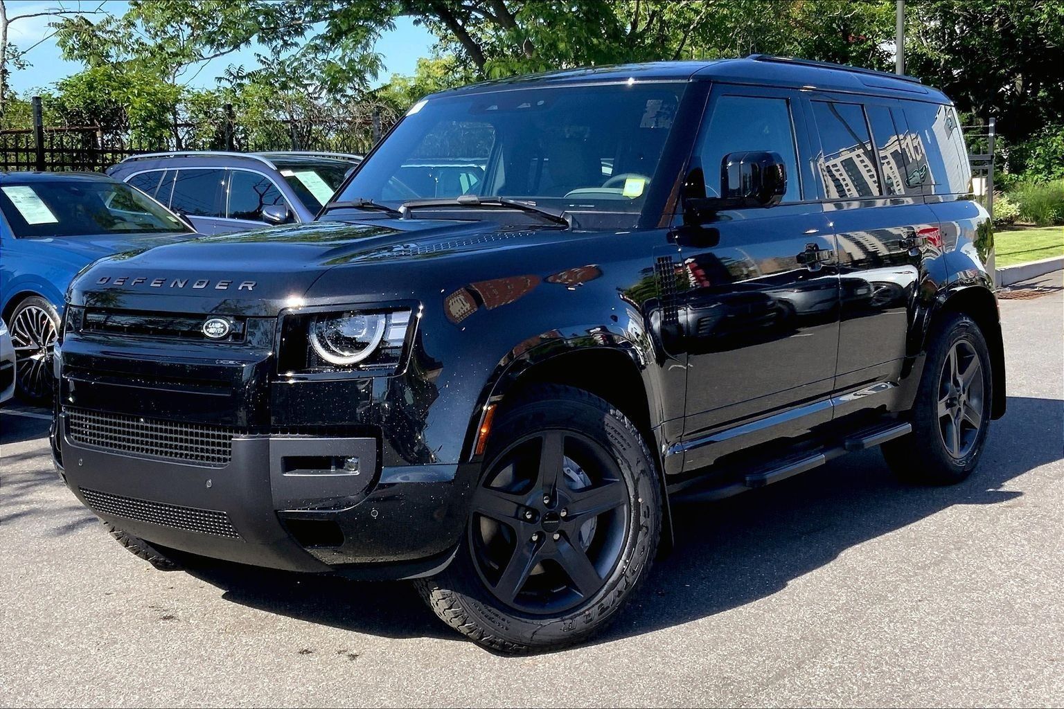 New 2026 Land Rover Defender 110 X-Dynamic SE AWD/4WD image 1