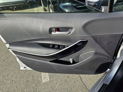 Used 2025 Toyota Corolla XSE image 7