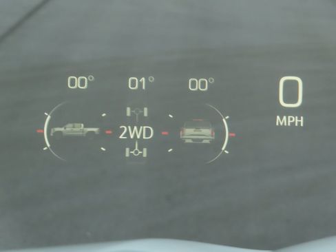 Used 2023 GMC Sierra 1500 AT4 w/ Technology Package AWD/4WD image 9
