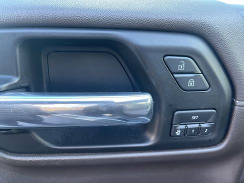 Used 2019 Chevrolet Silverado 1500 LTZ w/ LTZ Convenience Package image 18