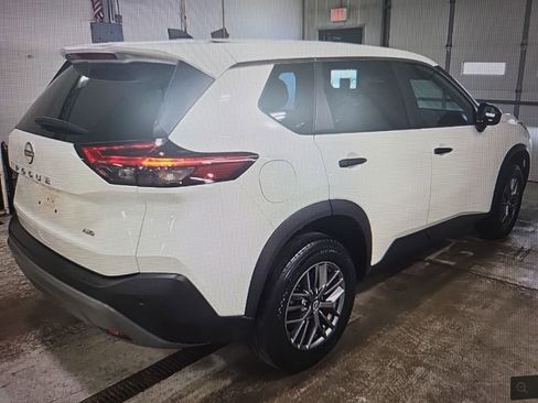 Used 2023 Nissan Rogue S image 4