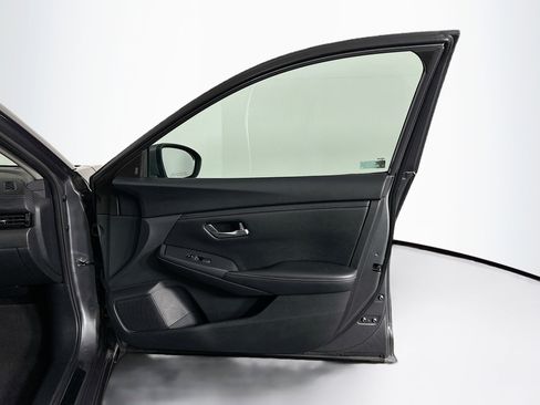 Used 2024 Nissan Sentra SV image 29