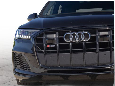 Used 2021 Audi SQ7 Premium Plus w/ Driver Assistance Package image 5