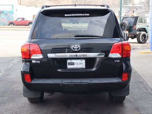 Used 2013 Toyota Land Cruiser image 4