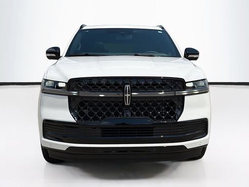Used 2026 Lincoln Navigator L Reserve w/ Jet Appearance Package AWD/4WD image 2