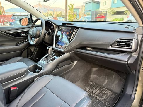 Used 2025 Subaru Outback Limited AWD/4WD image 14