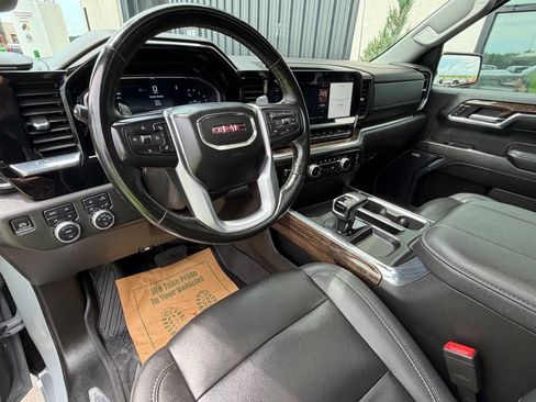 Used 2024 GMC Sierra 1500 Elevation w/ Elevation Premium Package AWD/4WD image 10