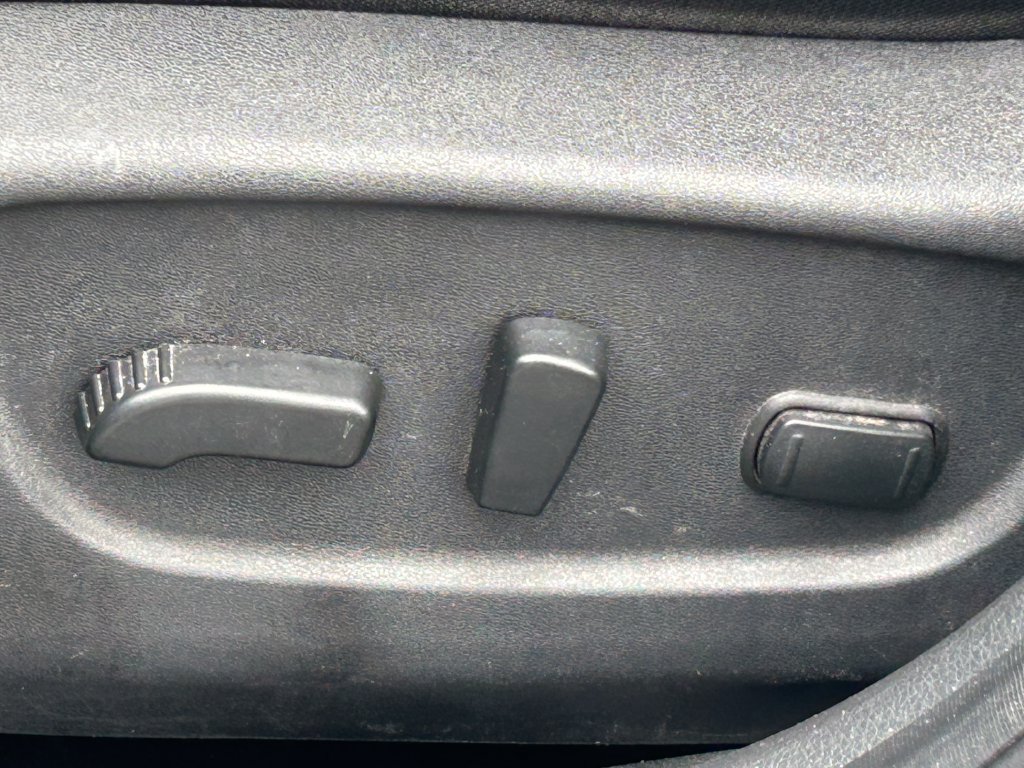 Used 2017 Nissan Rogue SV FWD image 28